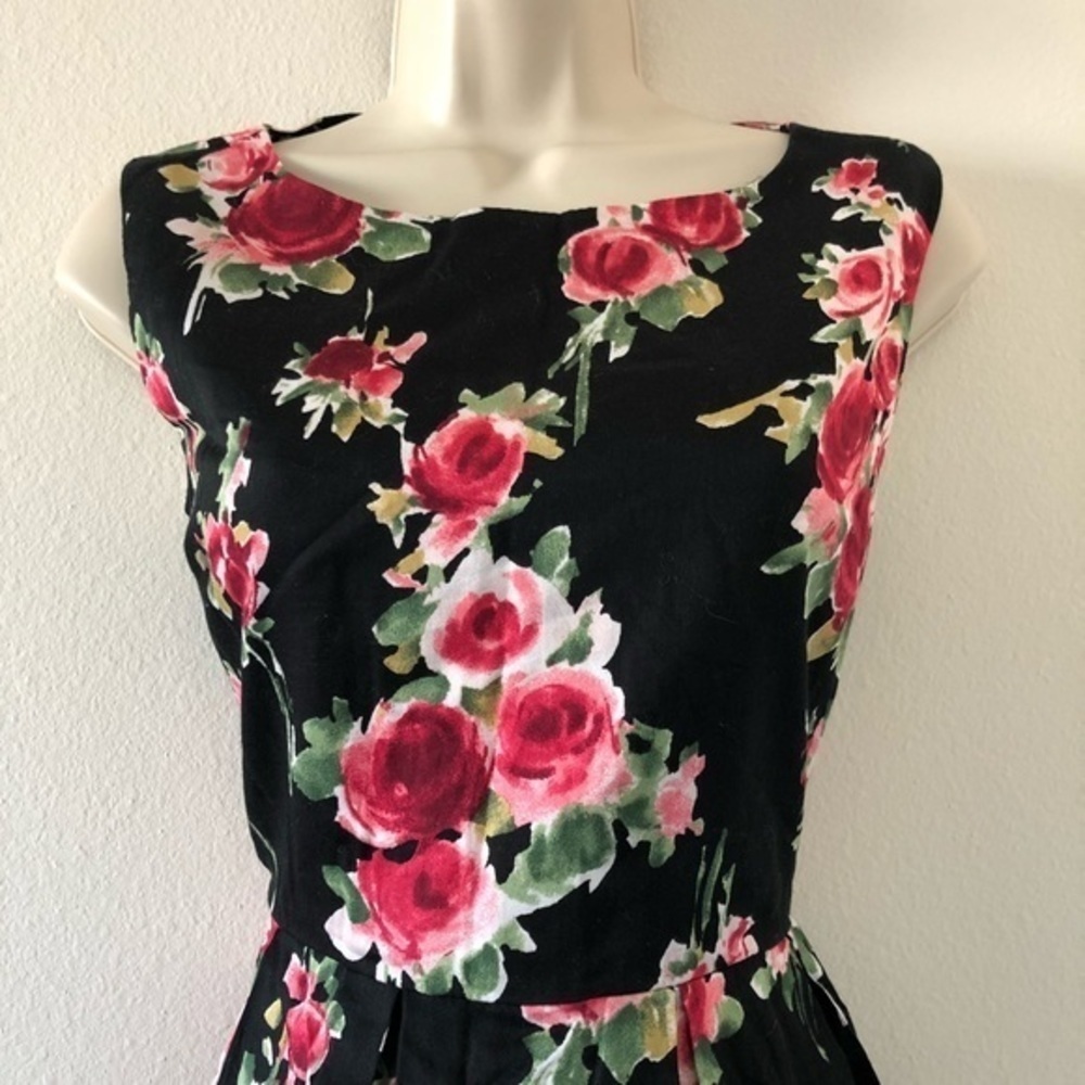 Monteau Floral Dress - Picture 2 of 6